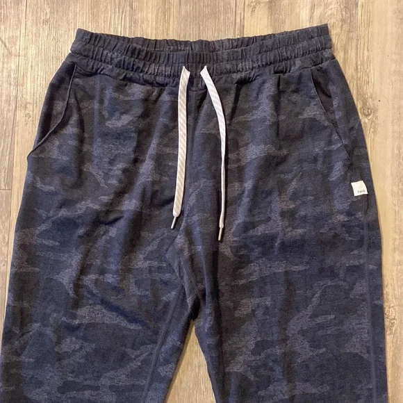 Vuori Performance Jogger Women's DreamKnit Black Camo Size Small - Picture 4 of 13